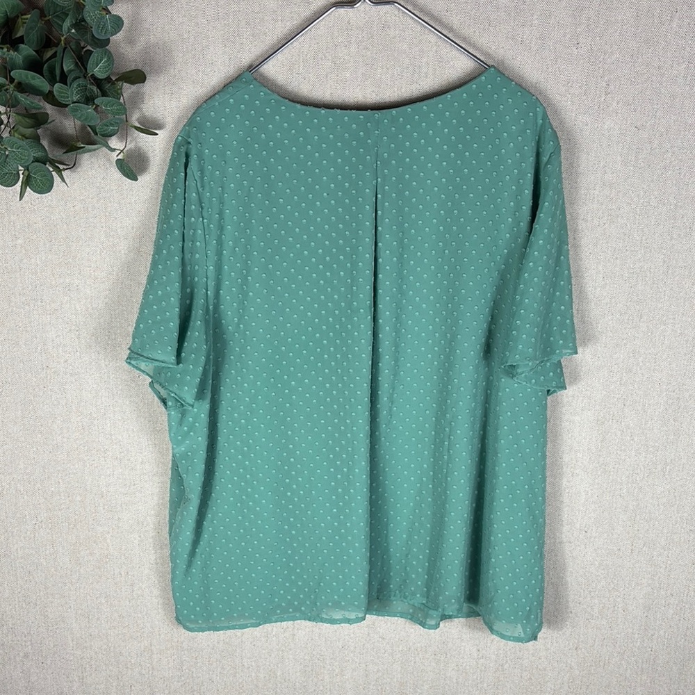 EVRI > Green Short Sleeve V Neck Blouse 3X - Picture 9 of 9